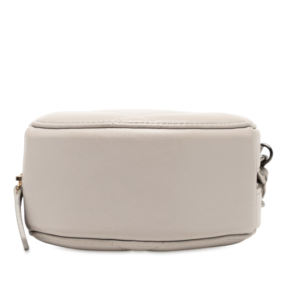 Pre-Loved Chanel Lambskin 19 Round Clutch with Chain - Picture 3 of 7